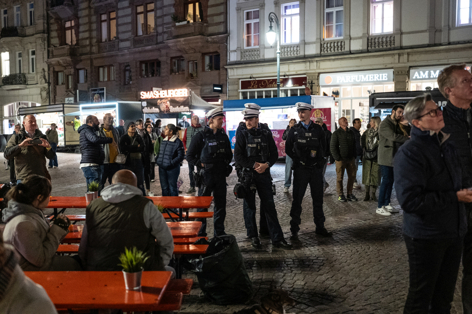 Wiesbaden erstrahlt: Spektakuläre Lichtshow „Hessische Löwengeschichte(n)“ bringt den Landtag zum Leuchten