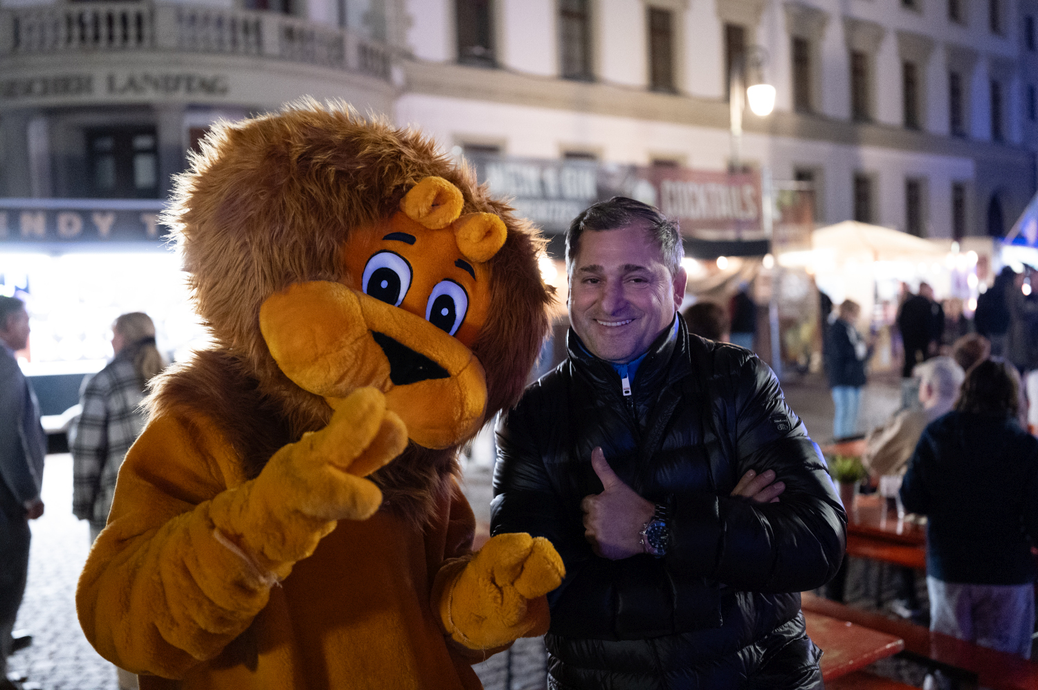 Wiesbaden erstrahlt: Spektakuläre Lichtshow „Hessische Löwengeschichte(n)“ bringt den Landtag zum Leuchten