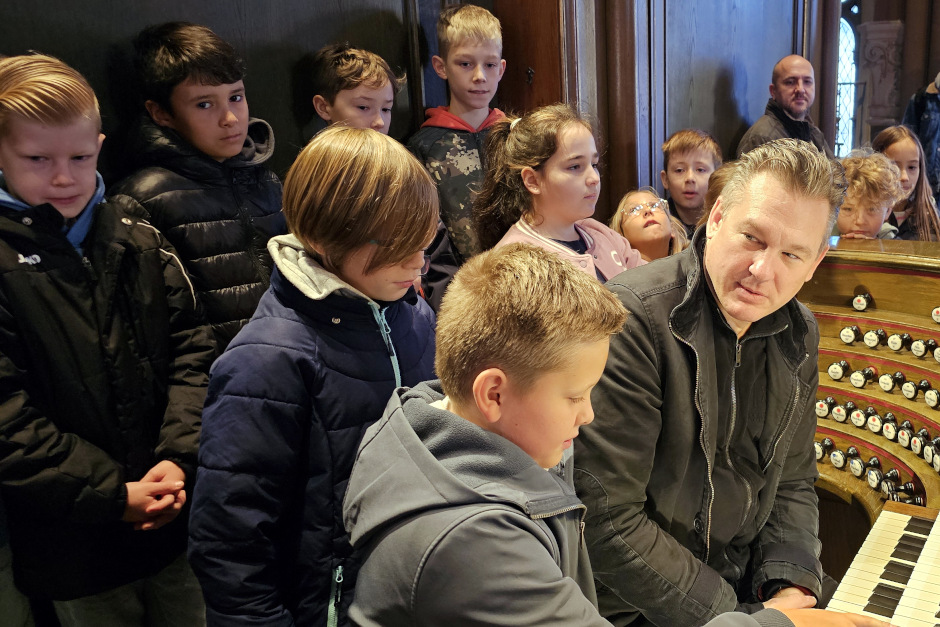 Musikorgeltage 2025: Klangvolle Entdeckungsreise für Wiesbadener Grundschüler. 13 Jahre musikalisches Lernen an der Marktkirche.