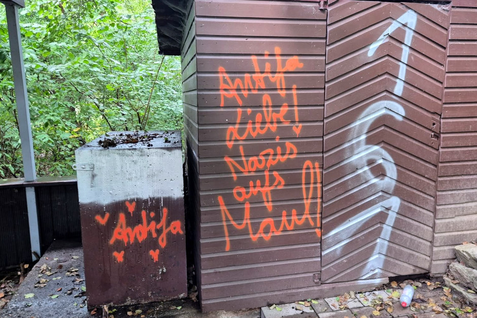 Der Kreisvorstand der AfD Wiesbaden zeigt sich entsetzt über das Ausmaß der Beschädigung an dem Grillplatz in Breckenheim.