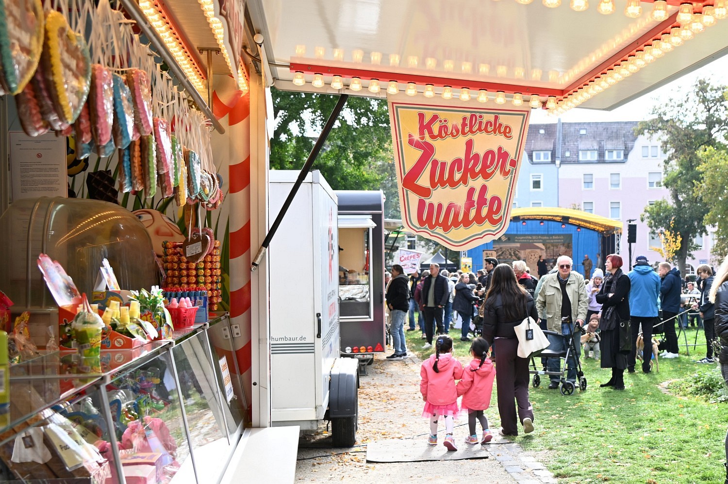 Verkaufsoffener Sonntag in Wiesbaden-Biebrich: Shopping, Genuss und lebhafte Stimmung am Sonntag, 19. Oktober 2025