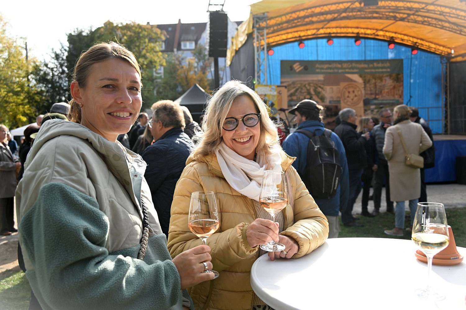 Verkaufsoffener Sonntag in Wiesbaden-Biebrich: Shopping, Genuss und lebhafte Stimmung am Sonntag, 19. Oktober 2025