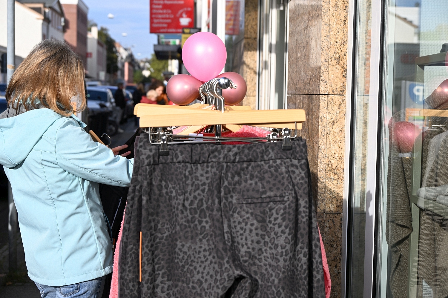 Verkaufsoffener Sonntag in Wiesbaden-Biebrich: Shopping, Genuss und lebhafte Stimmung am Sonntag, 19. Oktober 2025