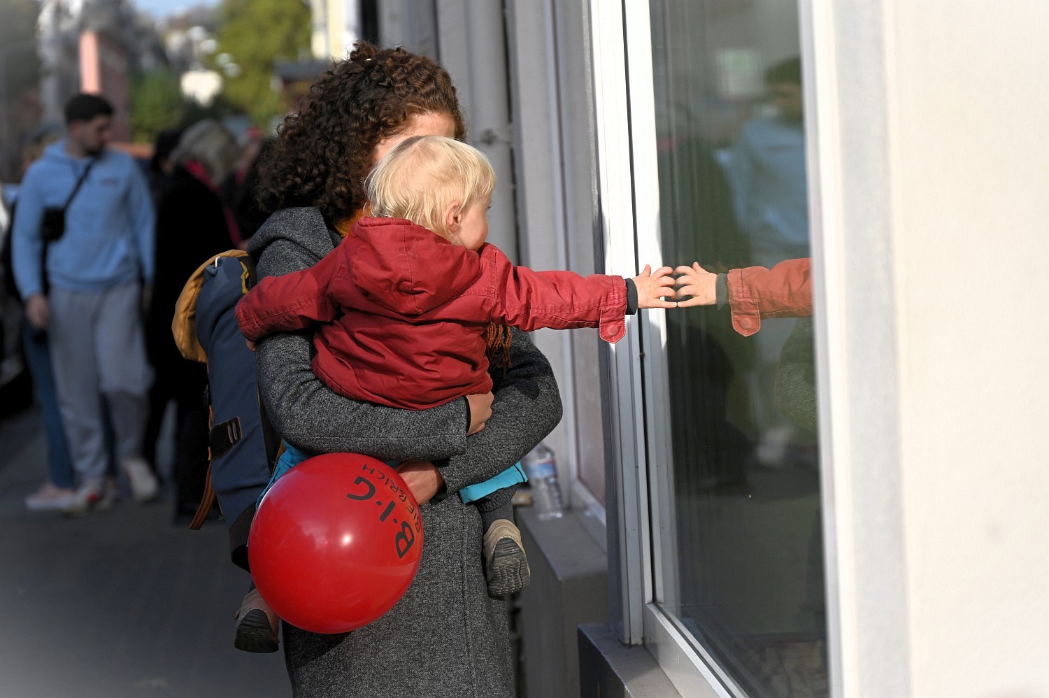 Verkaufsoffener Sonntag in Wiesbaden-Biebrich: Shopping, Genuss und lebhafte Stimmung am Sonntag, 19. Oktober 2025