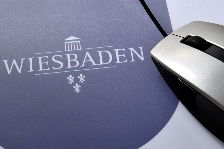 Digitale Zukunft in Wiesbaden: Waffen-, Jagd- und Fischereibehörde führt elektronische Akten ein. Ordnungsamt modernisiert Arbeitsprozesse mit E-Akte.