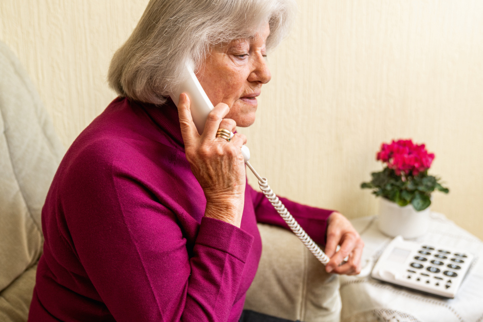 Trickbetrüger scheitern in Wiesbaden: Zwei Seniorinnen bleiben verschont – Polizei warnt vor falschen Polizeibeamten