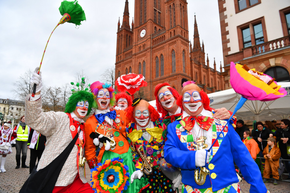 Wiesbaden wird närrisch: 7x11 Jahre „Zug der guten Laune“ – DACHO feiert Jubiläumskampagne 2025/26
