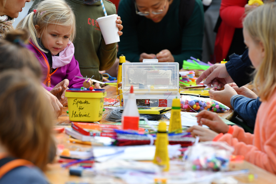 Flugobjekte in der Fasanerie Wiesbaden basteln.