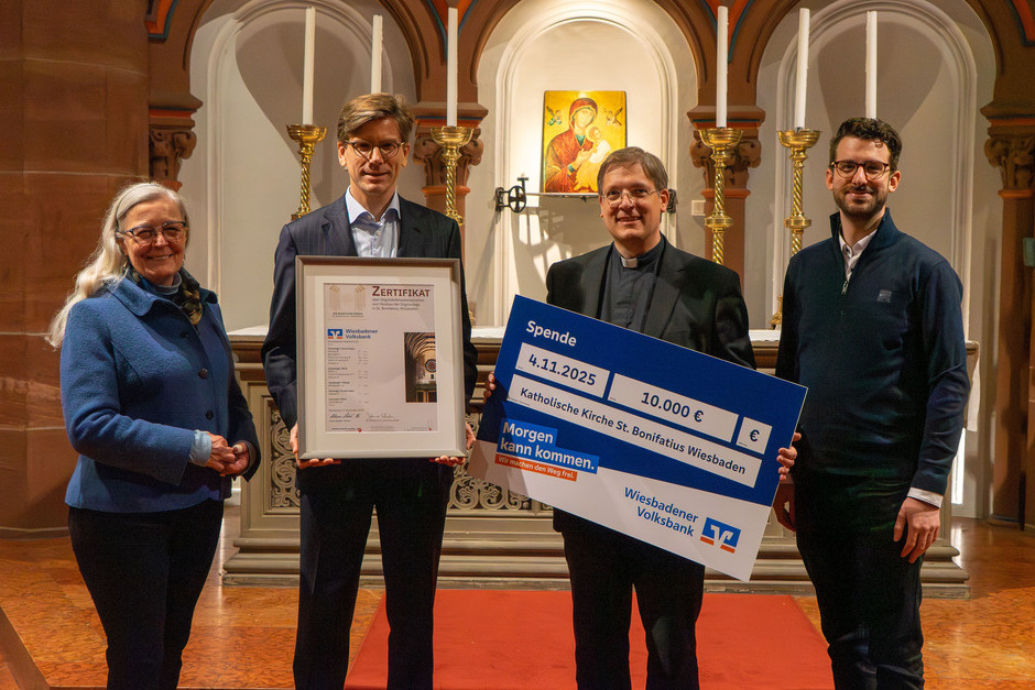 Die Wiesbadener Volksbank unterstützt Orgelneubau in St. Bonifatius mit 10.000 Euro