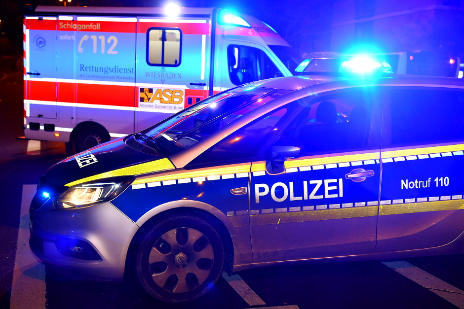 Schwerer Frontalcrash bei auf der L3017 bei Hofheim-Wallau am Samstagabend. Fünf Personen verletzt. Rettungskräfte und Polizei waren im Einsatz.