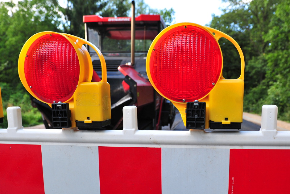 Vollsperrung im Fischzuchtweg und Hupfeldweg/Unterer Gewachsenestein in Wiesbaden. Fahrbahndeckenerneuerung vom 17. bis 30. November.