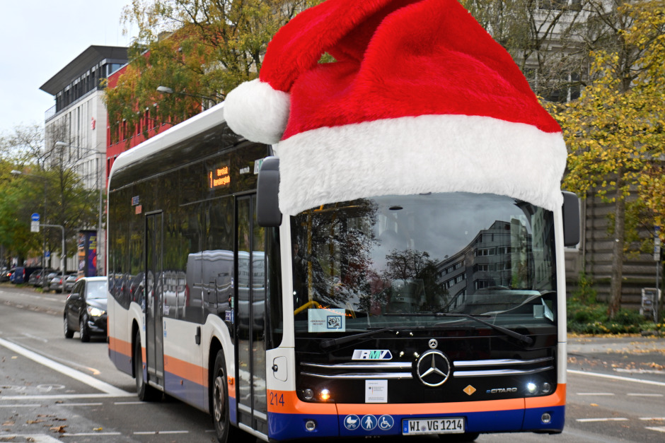 Fahrplan zu Weihnachten, Silvester und Neujahr. Das müssen Fahrgäste in Wiesbaden wissen.