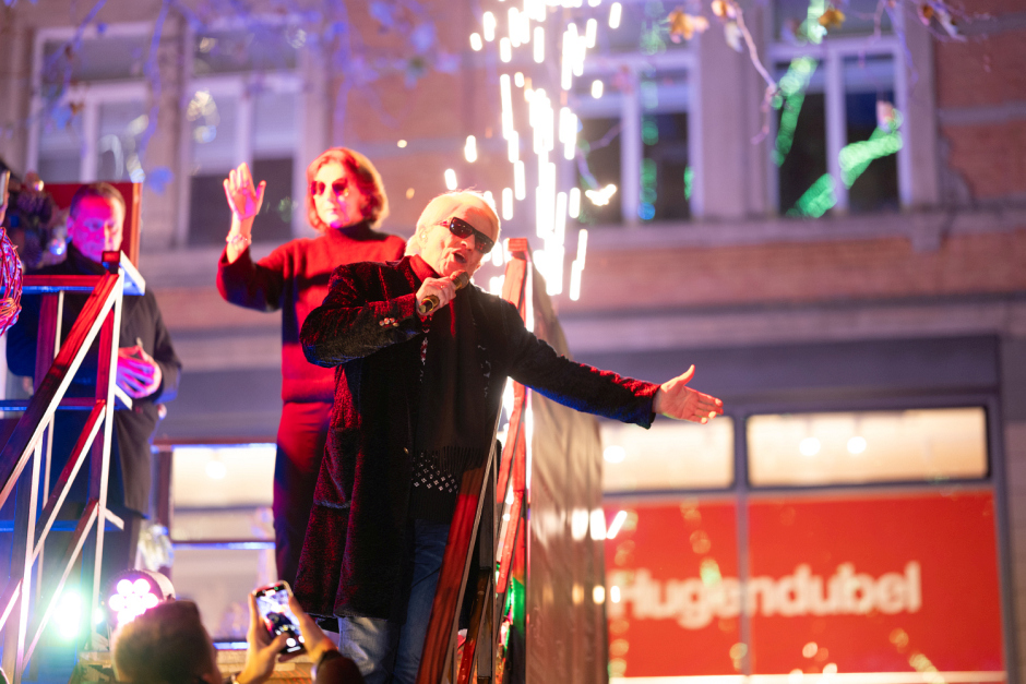 Glanzvolle Eröffnung der „Winterstubb Wiesbaden“ auf dem Mauritiusplatz – Stargast Heino sorgt für festliche Stimmung