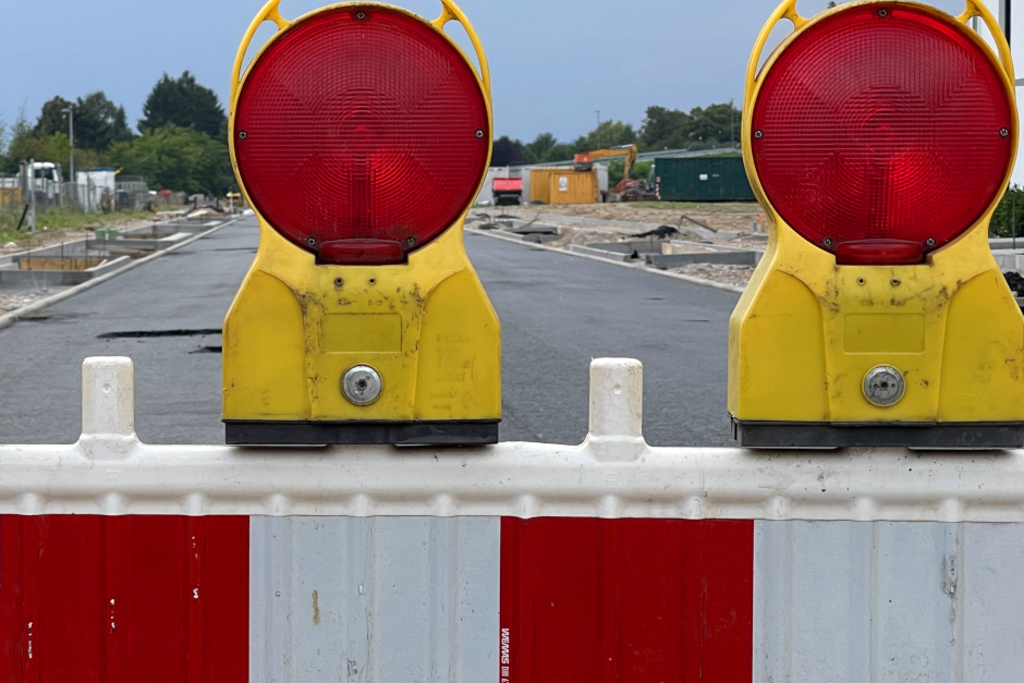 Vollsperrung dauert länger: Wichtige Verbindung Fischzuchtweg in Wiesbaden-Nordost bleibt gesperrt