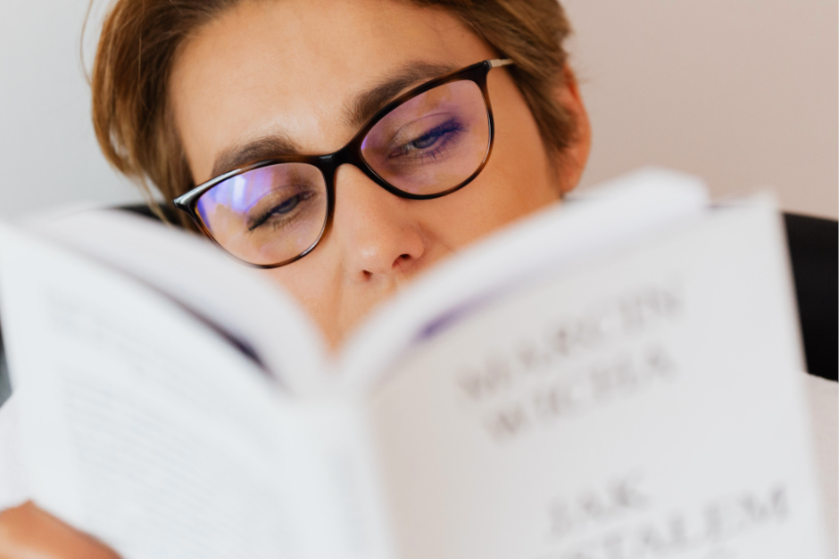 Autorin Angela Steidele liest aus ihrem Roman „Ins Dunkel“ im Wiesbadener Literaturhaus.