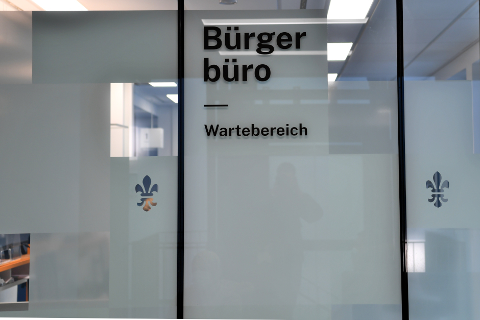 Standesamt Mitte und Bürgerbüro Wiesbaden am Donnerstag bereits ab Mittags geschlossen.
