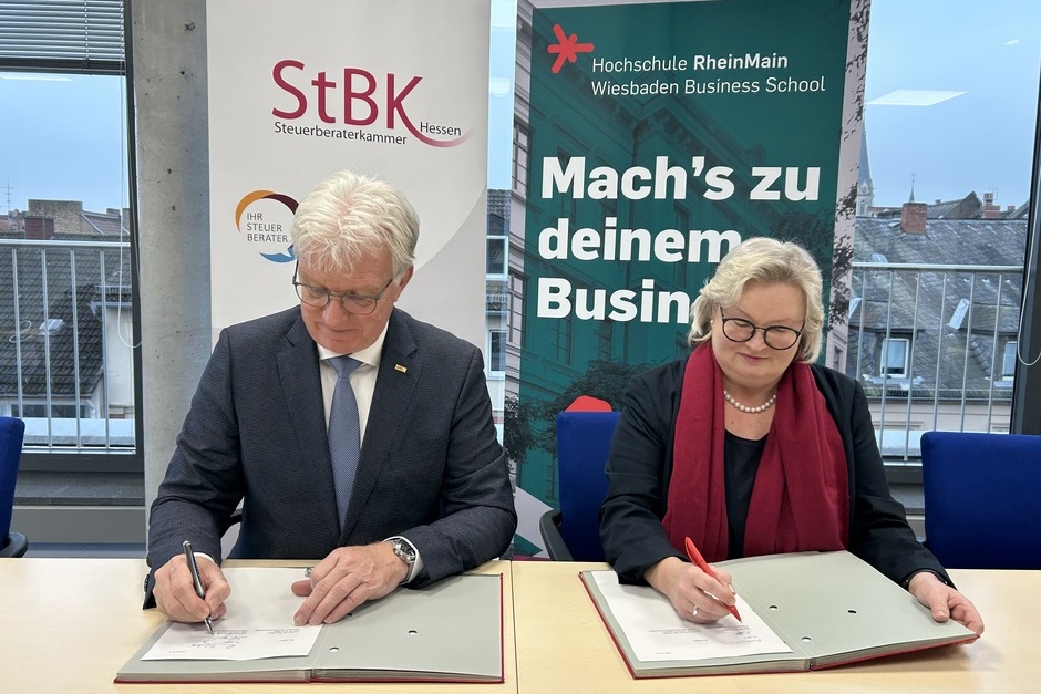 Hochschule RheinMain Wiesbaden und die Steuerberaterkammer Hessen kooperieren.