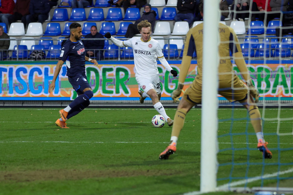 TSG Hoffenheim II gegen SV Wehen Wiesbaden