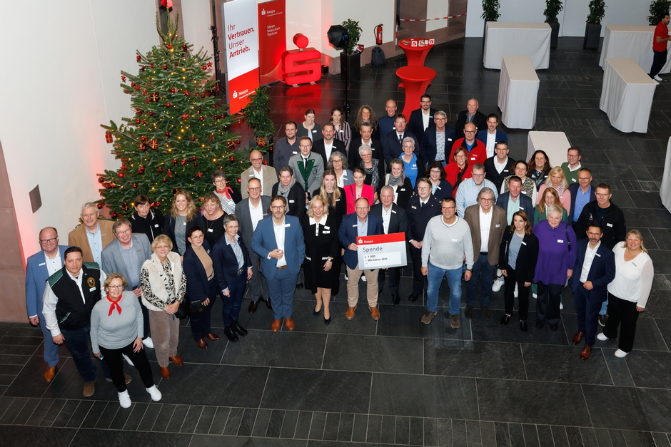 Naspa Wiesbaden zeichnet 30 Mitarbeitende aus, die sich ehrenamtlich für Gemeinschaft und Zusammenhalt einsetzen