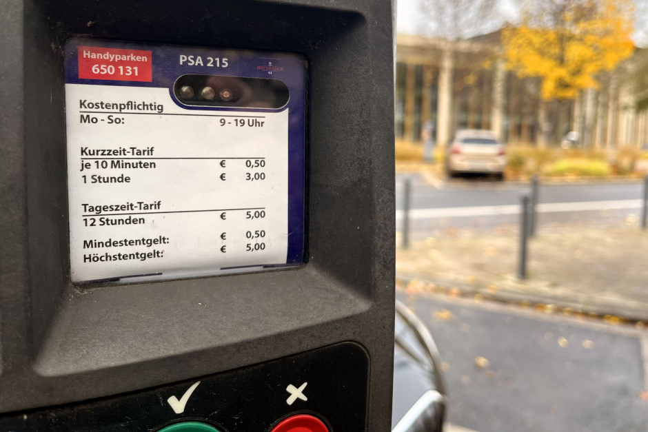 Die Landeshauptstadt Wiesbaden bietet in der Adventszeit in Innenstadtnähe günstige Parkgebühren.