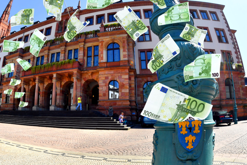 Paukenschlag für die Wiesbadener Stadtkasse: Die Landeshauptstadt profitiert massiv vom neuen Sondervermögen Infrastruktur. In einer ersten Tranche fließen rund 144,7 Millionen Euro nach Wiesbaden. Finanzminister Lorz verspricht eine unbürokratische Nutzung für Schulen, Mobilität und Digitalisierung.