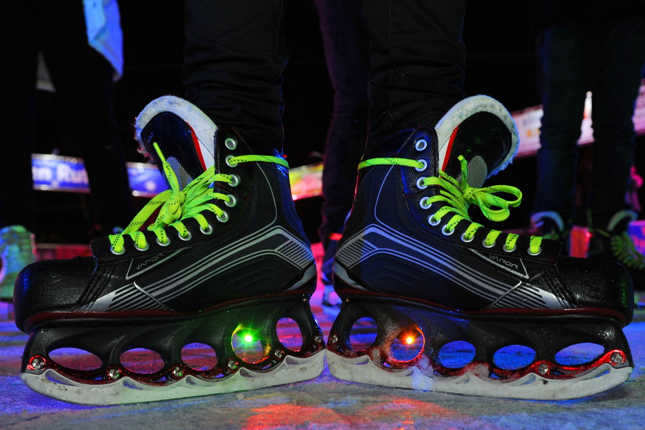 Am Freitag, 19. Dezember, startet ab 18 Uhr die letzte Veranstaltung des Jahres auf der Henkell-Kunsteisbahn in Wiesbaden. Organisiert von mattiaqua, verspricht der Abend mit moderner Musik, stimmungsvollen Lichtshows und festlichem Winterflair unvergessliche Momente auf dem Eis.