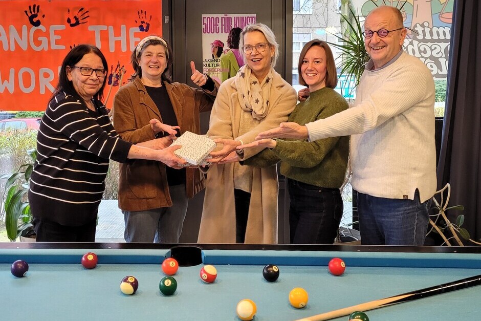 Der Erlös des Stadtteilfests Schelmengraben geht an das Kinder- und Jugendtelefon Wiesbaden.