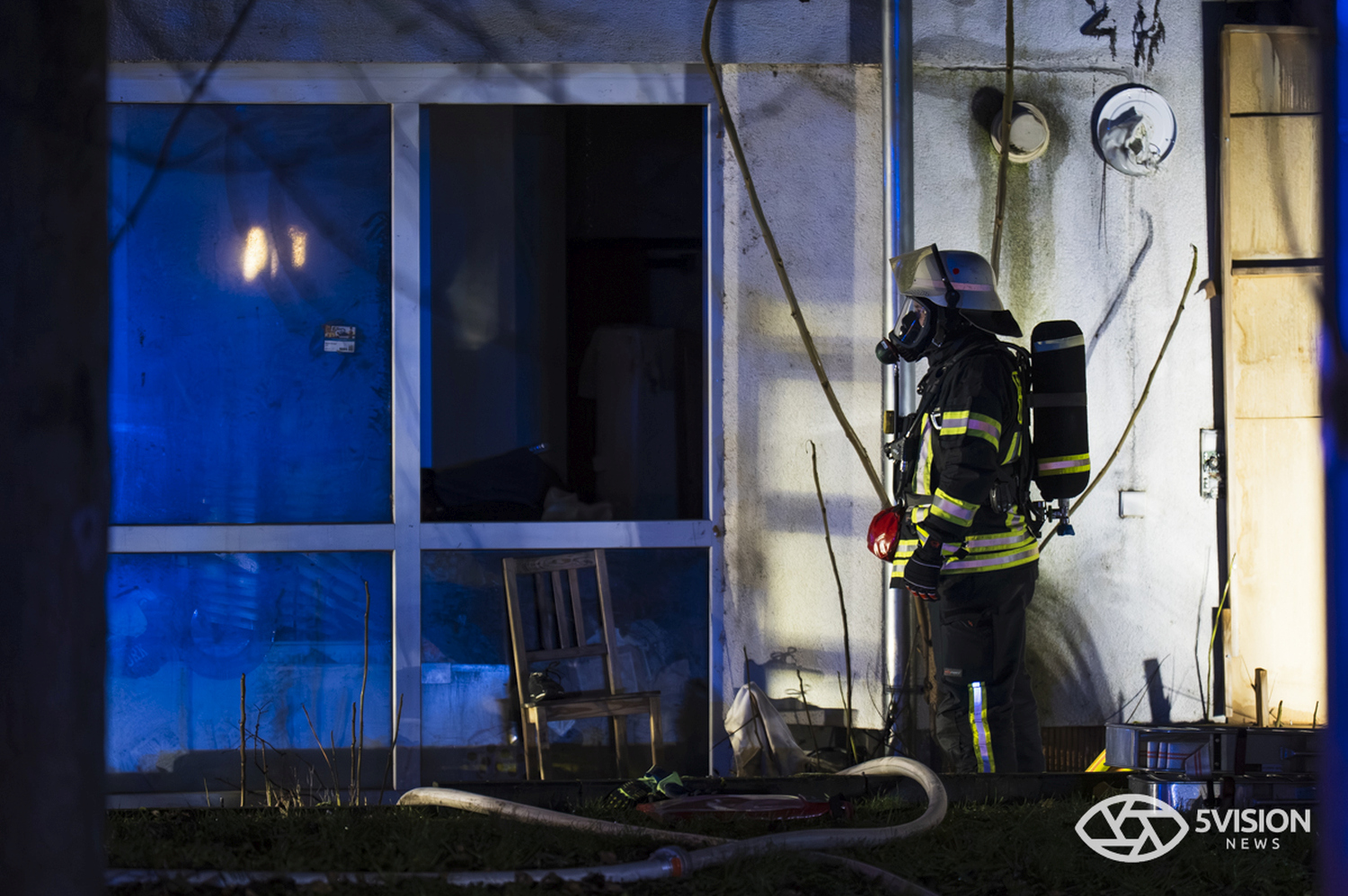 Feuerwehreinsatz: Gebäudebrand im Wiesbadener Stadtteil Mainz-Kostheim am Montag, 12. Januar 2026