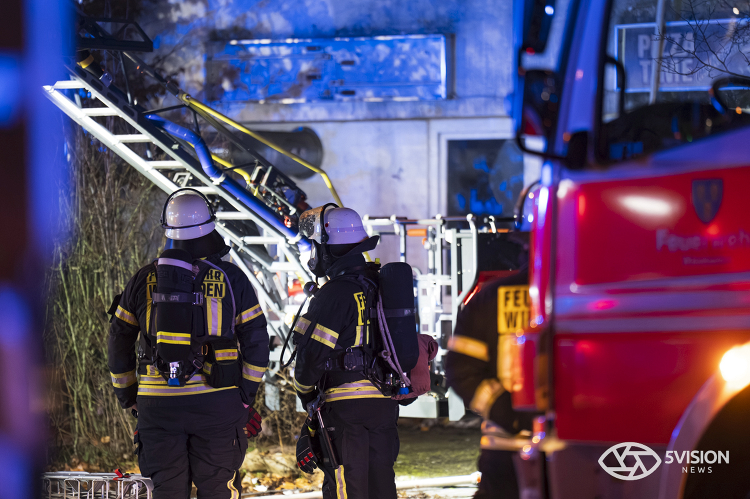Feuerwehreinsatz: Gebäudebrand im Wiesbadener Stadtteil Mainz-Kostheim am Montag, 12. Januar 2026