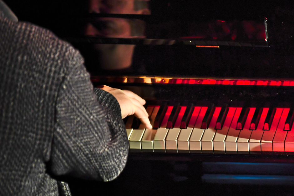 Musiker Klemens Althapp und Michael Weil in der Wiesbaden Musikbibliothek.