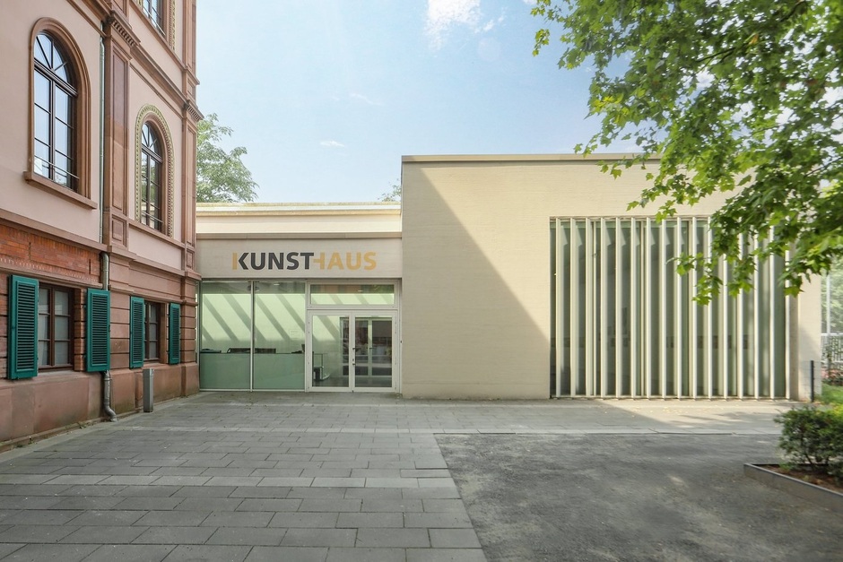 Das Kunsthaus Wiesbaden stellt sein Jahresprogramm 2026 vor.