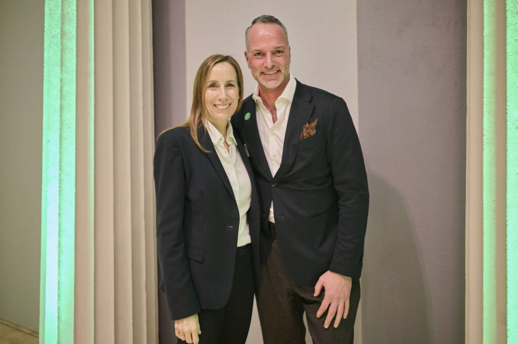 IHK-Präsident Wiesbaden Jörg Brömer appelliert an Politik: „Stärkt den Rücken der Unternehmen!“ 400 Gäste feiern Neujahr mit Oberbürgermeister Mende, Landrat Zehner und Staatssekretär Sönmez – Rezession, Insolvenzen und Kommunaldefizit im Fokus.