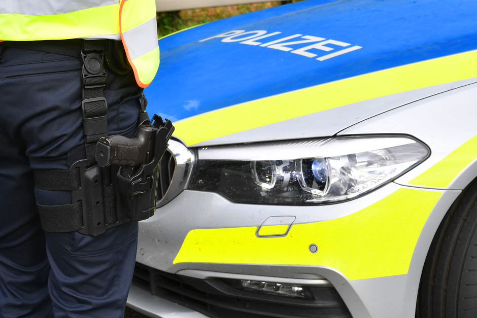 Ein cleverer Tracker zahlte sich aus: Wiesbadener Polizei stellt Fahrraddieb in flagranti in der Spiekeroogstraße. Das gestohlene Gravelbike im Wert von 1.500 Euro konnte unversehrt zurückgegeben werden – gegen den 32-Jährigen läuft ein Diebstahlverfahren.