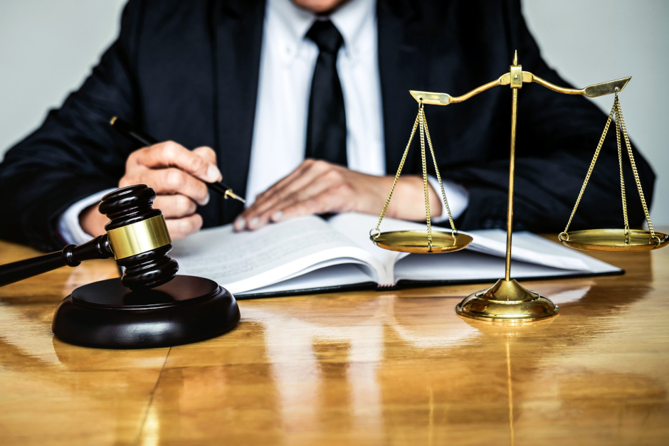 Das Landgericht Wiesbaden hat das Urteil im Prozess um den Schlossparkt-Mord gesprochen.