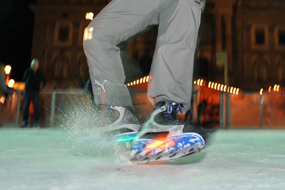 Eisdisco auf der Henkell-Kunsteisbahn am Freitag, 23. Januar in Wiesbaden.