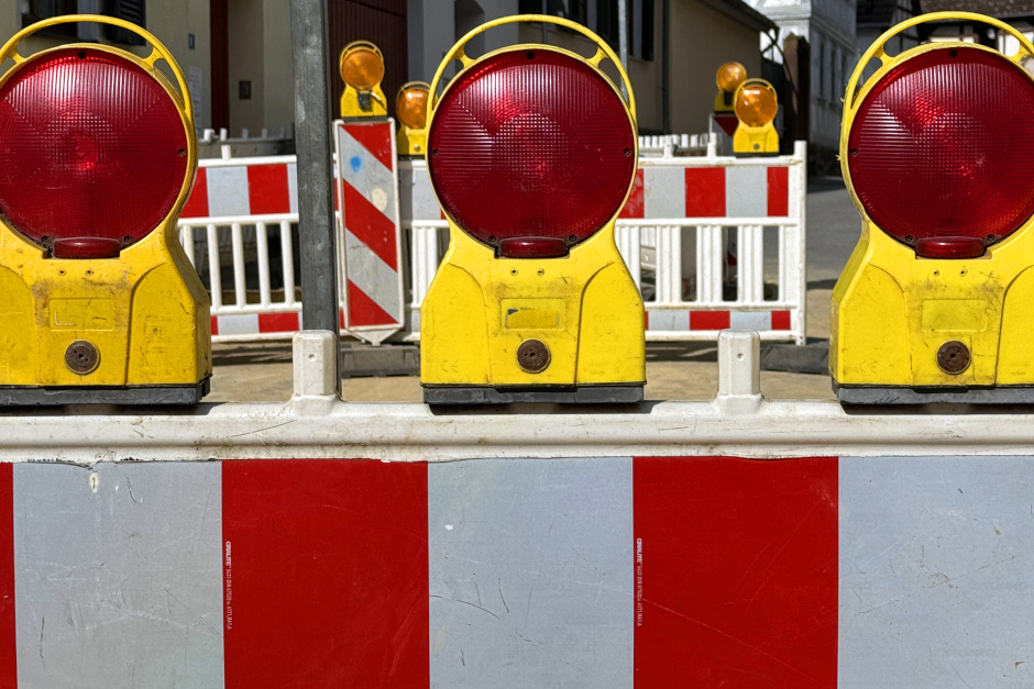 Vollsperrung der Hohlstraße in Wiesbaden-Dotzheim für Bauarbeiten.