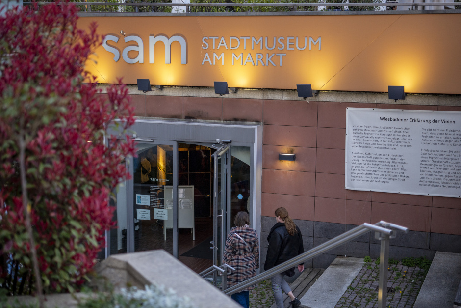 Ein neues Hörangebot gibt es jetzt im Stadtmuseum am Markt in Wiesbaden