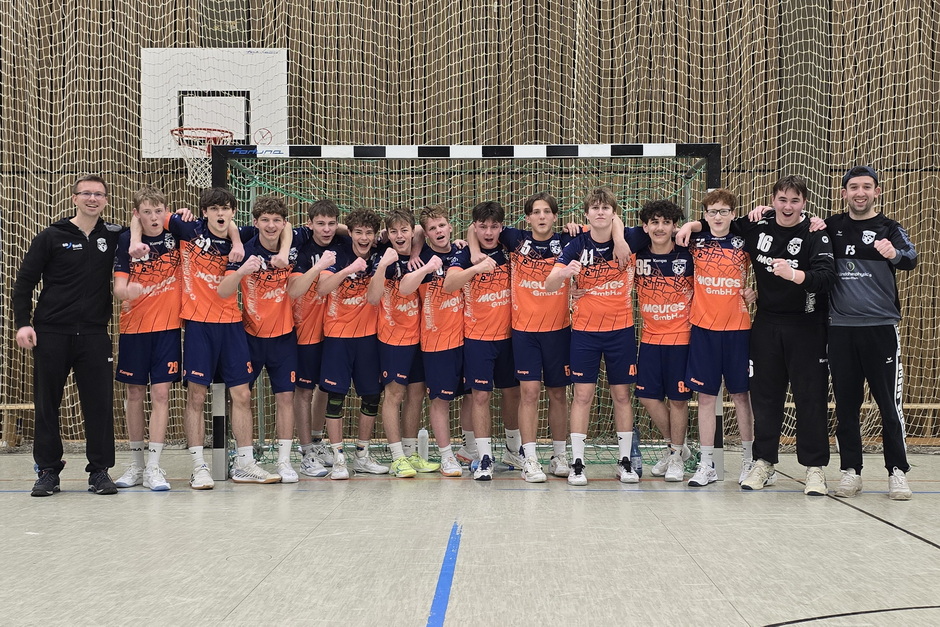 Gruppenfoto nach dem Auswärtssieg der männlichen B-Jugend TuS Nordenstadt