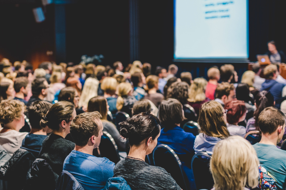 Wie sozial ist Wiesbaden? Große Podiumsdiskussion zur Kommunalwahl im Haus der Heimat in Wiesbaden.