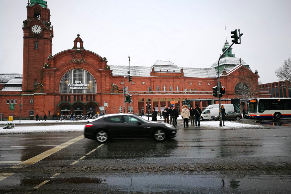 Schnee in Wiesbaden: Die befürchtete Wetter-Katastrophe zum Wochenstart ist weitgehend ausgeblieben.