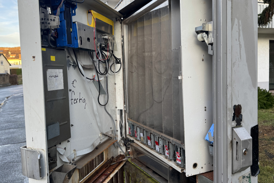 Zigarettenautomat in Wiesbaden-Klarenthal in den vergangenen Tagen aufgebrochen.