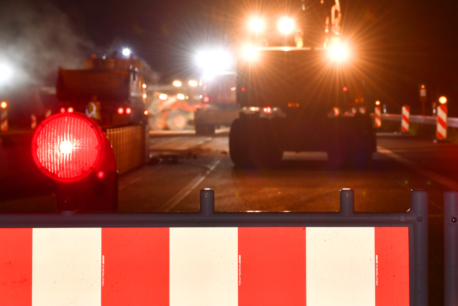 Biebrich-Anwohner aufgepasst: In der Nacht von Mittwoch, 4. Februar, auf Donnerstag, 5. Februar 2026, finden in der Straße der Republik 2A nächtliche Betonierungsarbeiten statt. Auf der Baustelle wird mit erheblichen Lärmbelästigungen gerechnet – die Arbeiten sind genehmigt und auf Anwohnergerechtigkeit ausgelegt.