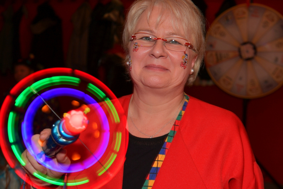 Tanztee für Senioren: Fastnachts-Feeling im Salon Liesel in Wiesbaden.