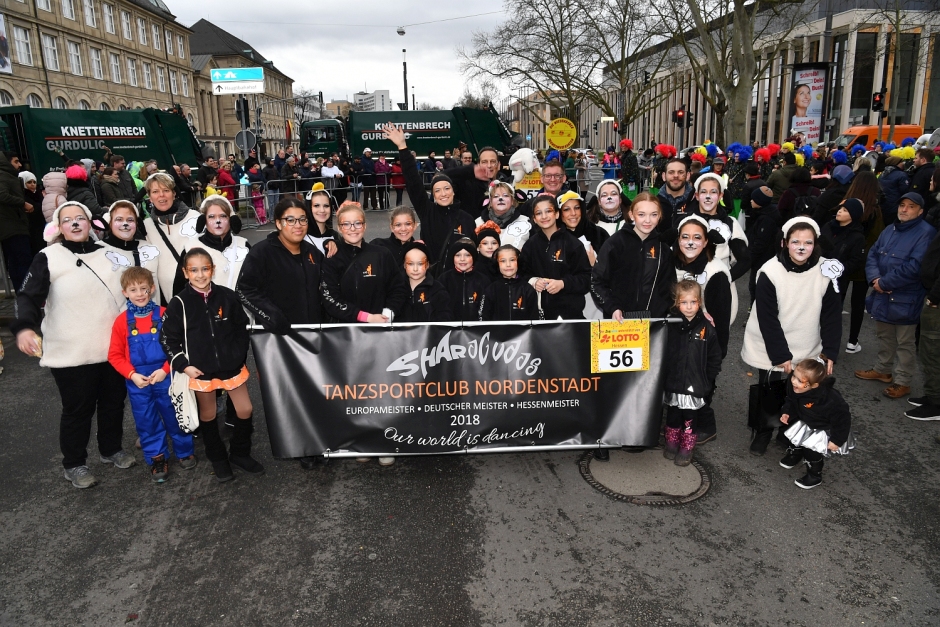 Wiesbaden etabliert sich als Karnevalshochburg und überholt rheinische Rivalen im Vereinsdichte-Ranking. Mit 17 Vereinen pro 287.000 Einwohnern punktet die Kurstadt überraschend stark