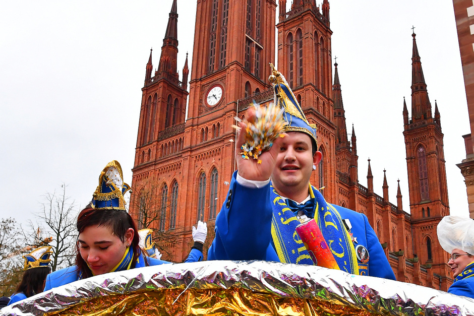 Wiesbaden etabliert sich als Karnevalshochburg und überholt rheinische Rivalen im Vereinsdichte-Ranking. Mit 17 Vereinen pro 287.000 Einwohnern punktet die Kurstadt überraschend stark