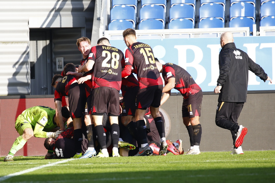 SV Wehen Wiesbaden siegt spät gegen 1. FC Schweinfurt 05