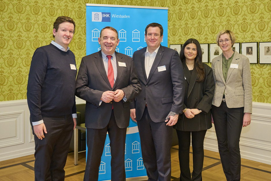 Minister Lorz gab Azubis einen Finanz-Workshop beim Zukunftstag in der IHK Wiesbaden