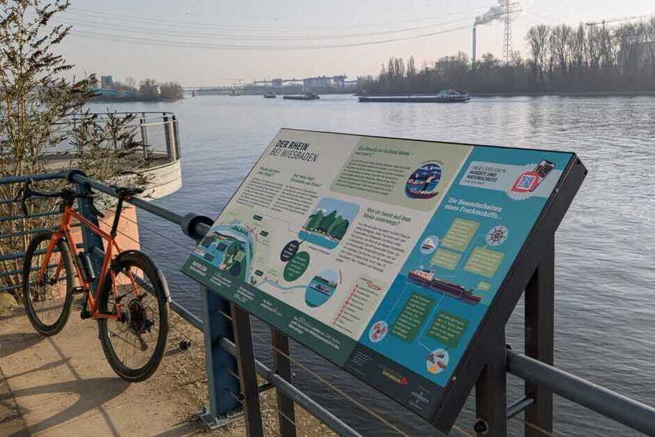 Neue Informationstafeln gibt es an den Wiesbadener Uferwegen