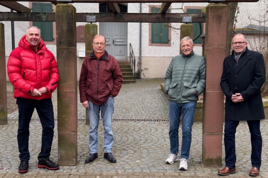 Im Wiesbadener Vorort Wallau präsentiert die FWG ihr Team für die Ortbeiratswahl 2026