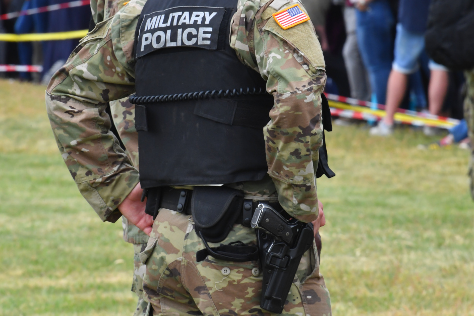 Von Montag bis Freitag testen die US-Streitkräfte in Wiesbaden ihre Krisenreaktion – mit mehr Fahrzeugen, Patrouillen in Aukamm und Crestview. Garnisonkommandeur Danderson: „Routineübung, keine Bedrohung!“